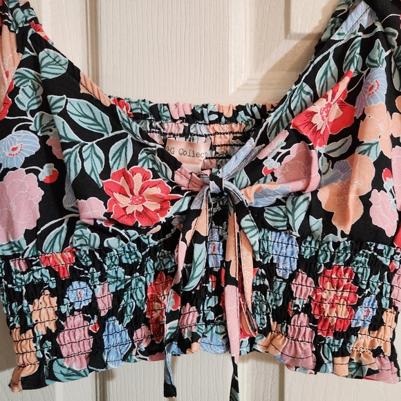 B.O.G. Collective Crop Top - Picture 2 of 4